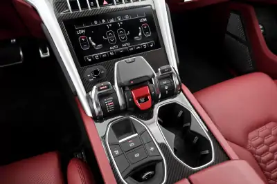 Lamborghini Urus 2020 - 298500 EUR, 60101 km - AUTO.MOTO.pt - 60101km - foto 12 de 30