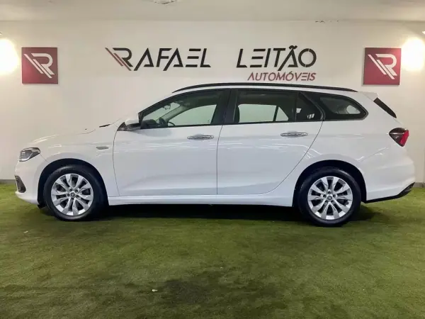 Fiat Tipo Station Wagon 2018 - 8750 EUR, 154000 km - AUTO.MOTO.pt - 154000km - foto 10 de 23