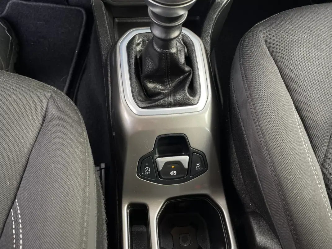 Jeep Renegade 2019 - 15500 EUR, 106977 km - AUTO.MOTO.pt - 106977km - foto 31 de 39