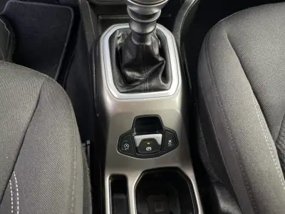 Jeep Renegade 2019 - 15500 EUR, 106977 km - AUTO.MOTO.pt - 106977km - foto 31 de 39