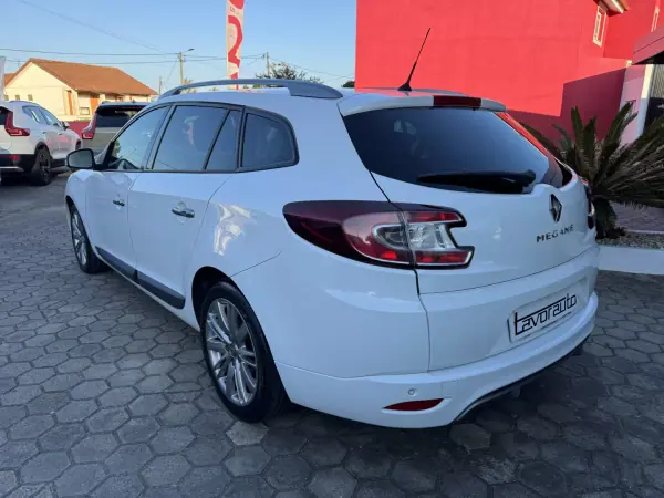 Renault Mégane Sport Tourer 2011 - 8900 EUR, 214000 km - AUTO.MOTO.pt - 214000km - foto 5 de 40