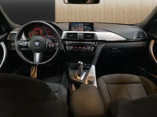 BMW 320 2016 - 20850 EUR, 275700 km - AUTO.MOTO.pt - 275700km - foto 8 de 21
