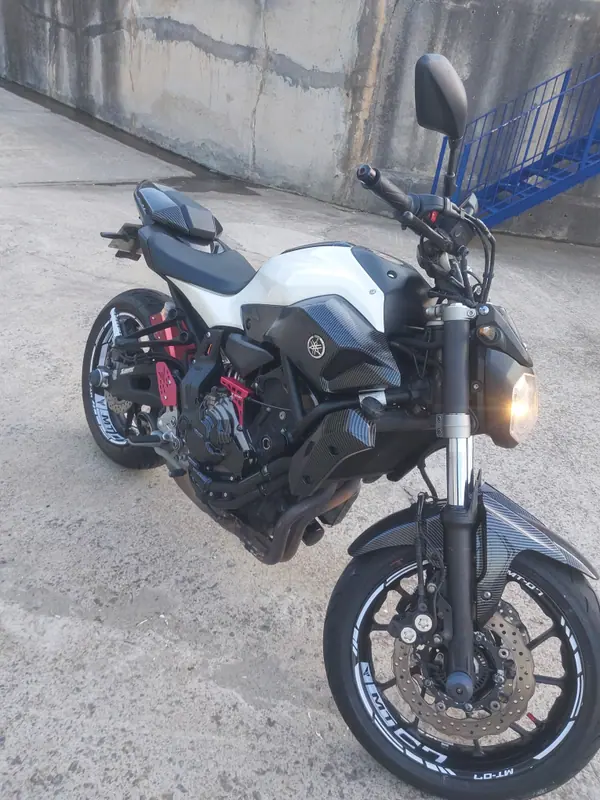 Yamaha MT 07 2017 — photo 2 of 9
