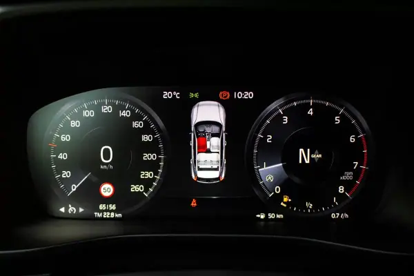 Volvo XC 40 2022 - 25750 EUR, 65156 km - AUTO.MOTO.pt - 65156km - foto 16 de 35