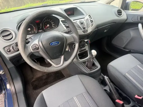 Ford Fiesta 2009 - 4950 EUR, 171000 km - AUTO.MOTO.pt - 171000km - foto 9 de 24