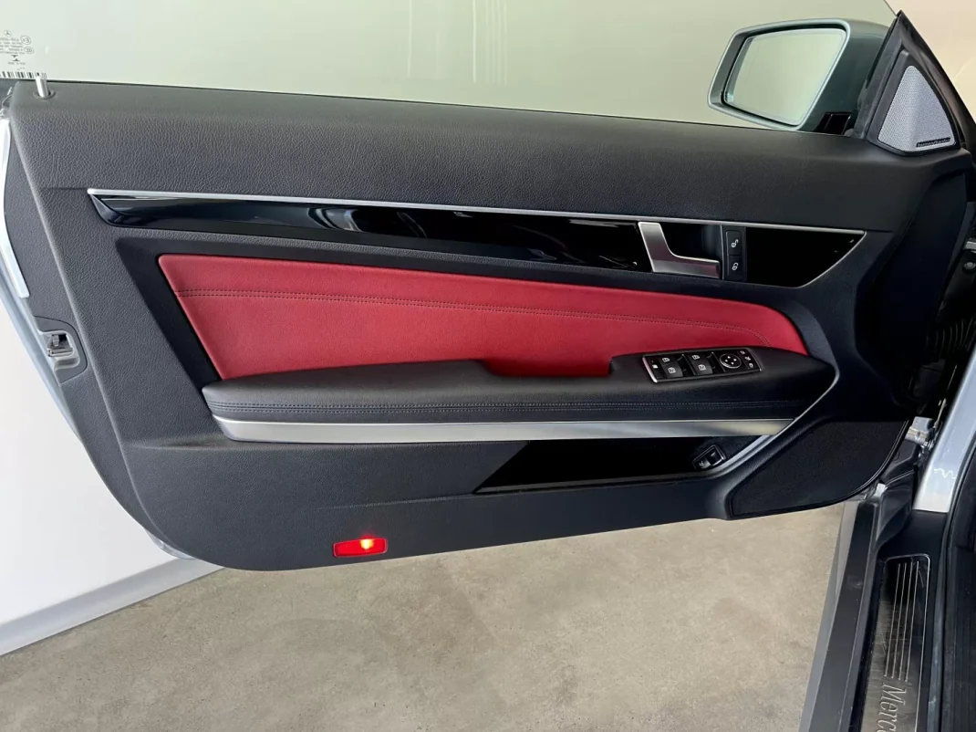 Mercedes-Benz E 220 2015 - 24999 EUR, 161900 km - AUTO.MOTO.pt - 161900km - foto 121 de 135