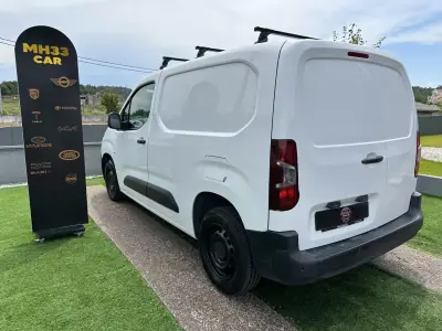 Citroën Berlingo 1.5 Hdi 2019 - 9900 EUR, 180000 km - AUTO.MOTO.pt - 180000km - foto 10 de 43