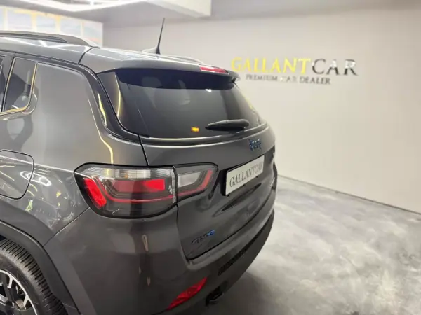 Jeep Compass 2022 - 21900 EUR, 116655 km - AUTO.MOTO.pt - 116655km - foto 28 de 35