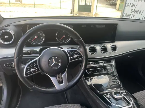 Mercedes-Benz E 220 2018 - 27900 EUR, 146000 km - AUTO.MOTO.pt - 146000km - foto 14 de 16