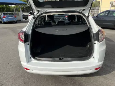 Renault Mégane Sport Tourer 2012 - 6950 EUR, 227000 km - AUTO.MOTO.pt - 227000km - foto 26 de 36