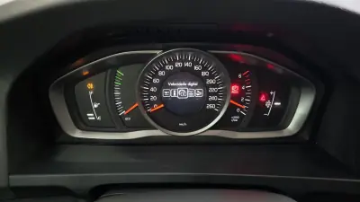 Volvo V60 Cross Country 2016 - 18180 EUR, 138731 km - AUTO.MOTO.pt - 138731km - foto 23 de 54