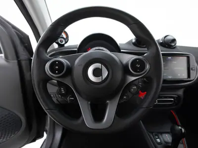 Smart Fortwo Cabrio 2021 - 15000 EUR, 38000 km - AUTO.MOTO.pt - 38000km - foto 13 de 17