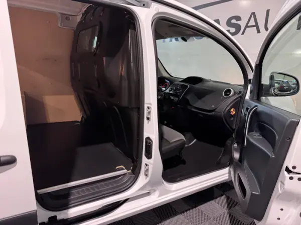 Renault KANGOO MAXI 1.5 DCI BUSINESS S/S 2020 - 13750 EUR, 151000 km - AUTO.MOTO.pt - 151000km - foto 22 de 33