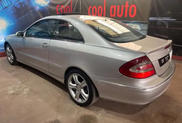 Mercedes-Benz CLK 220 2005 - 10999 EUR, 223000 km - AUTO.MOTO.pt - 223000km - foto 15 de 44