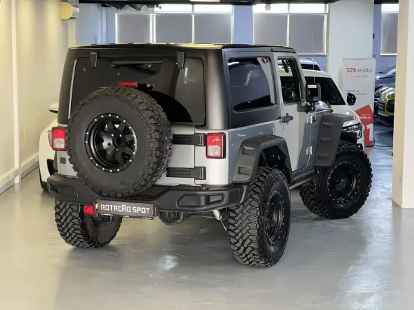 Jeep Wrangler 2014 - 39990 EUR, 115000 km - AUTO.MOTO.pt - 115000km - foto 3 de 54