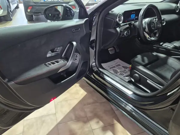 Mercedes-Benz A 250 Limousine 2021 - 29500 EUR, 92000 km - AUTO.MOTO.pt - 92000km - foto 10 de 30