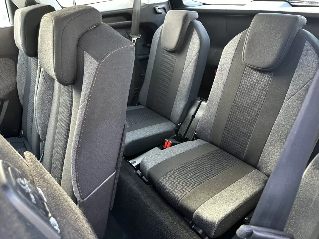 Peugeot 5008 2017 - 14900 EUR, 200000 km - 200000km - foto 26 de 63