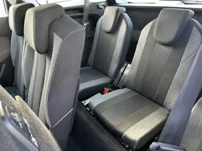 Peugeot 5008 2017 - 14900 EUR, 200000 km - AUTO.MOTO.pt - 200000km - foto 26 de 63