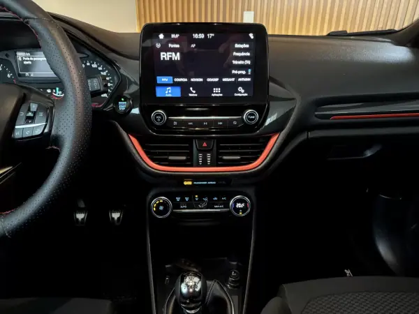 Ford Fiesta 2018 - 11000 EUR, 146800 km - AUTO.MOTO.pt - 146800km - foto 39 de 78