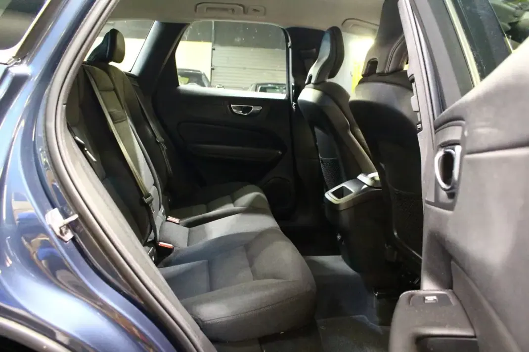 Volvo XC 60 2021 - 24900 EUR, 225000 km - AUTO.MOTO.pt - 225000km - foto 16 de 32