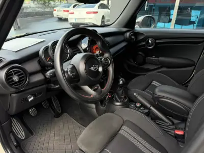 MINI Cooper 2018 - 17900 EUR, 144000 km - AUTO.MOTO.pt - 144000km - foto 7 de 12