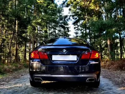 BMW 520 2010 - 18250 EUR, 234000 km - AUTO.MOTO.pt - 234000km - foto 10 de 17