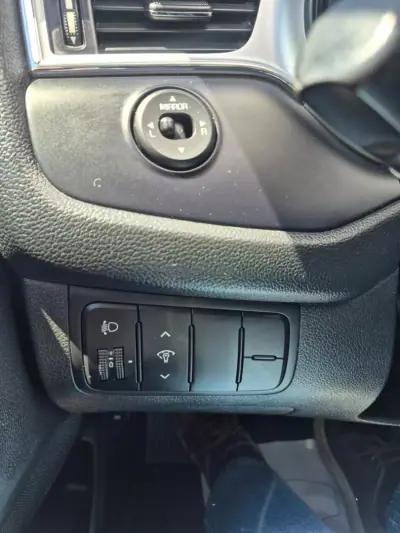 Kia Ceed 2017 - 13250 EUR, 92215 km - AUTO.MOTO.pt - 92215km - foto 9 de 23