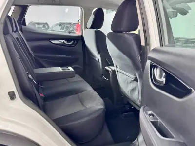 Nissan Qashqai 2015 - 13750 EUR, 96000 km - AUTO.MOTO.pt - 96000km - foto 37 de 45
