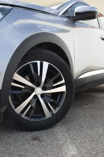 Peugeot 3008 2018 - 17990 EUR, 166000 km - AUTO.MOTO.pt - 166000km - foto 10 de 49