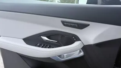 Jaguar E-Pace 2023 - 45500 EUR, 40380 km - AUTO.MOTO.pt - 40380km - foto 36 de 38