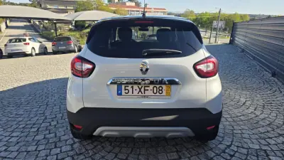 Renault Captur 2019 - 15590 EUR, 47000 km - AUTO.MOTO.pt - 47000km - foto 3 de 14