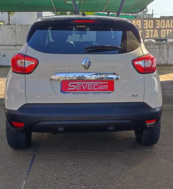 Renault Captur 2013 - 11990 EUR, 180000 km - AUTO.MOTO.pt - 180000km - foto 3 de 5