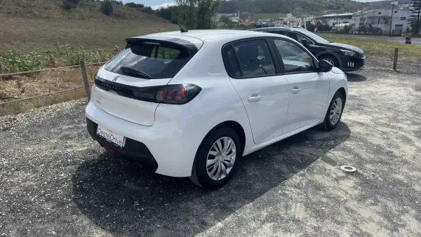 Peugeot 208 2023 - 13800 EUR, 100000 km - AUTO.MOTO.pt - 100000km - foto 5 de 18