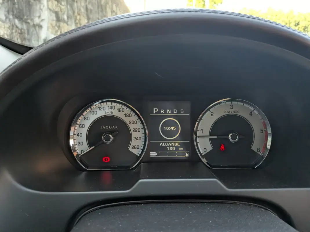 Jaguar XF 2008 - 8990 EUR, 330000 km - 330000km - foto 9 de 17