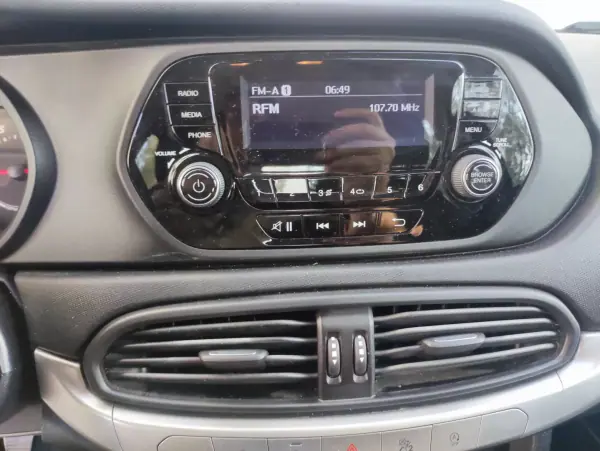 Fiat Tipo 2019 - 8900 EUR, 124662 km - AUTO.MOTO.pt - 124662km - foto 17 de 22