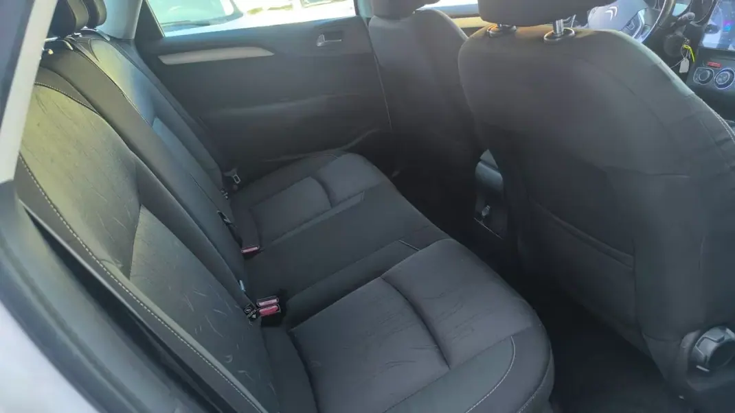 Citroën C4 2011 - 8900 EUR, 160000 km - AUTO.MOTO.pt - 160000km - foto 9 de 18