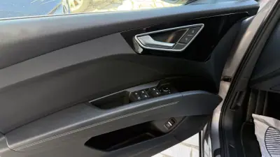 Audi Q4 Sportback e-tron 2023 - 39890 EUR, 75800 km - AUTO.MOTO.pt - 75800km - foto 10 de 31