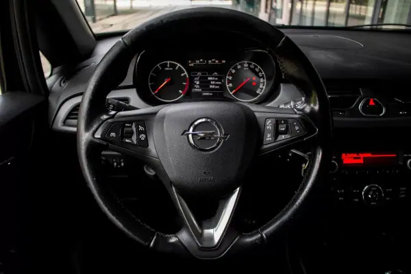 Opel Corsa 2018 - 8900 EUR, 210093 km - AUTO.MOTO.pt - 210093km - foto 9 de 28