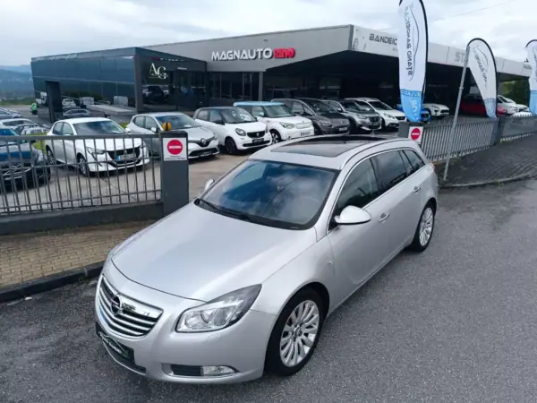 Opel Insignia Sports Tourer 2009 - 7500 EUR, 266000 km - AUTO.MOTO.pt - 266000km - foto 3 de 24