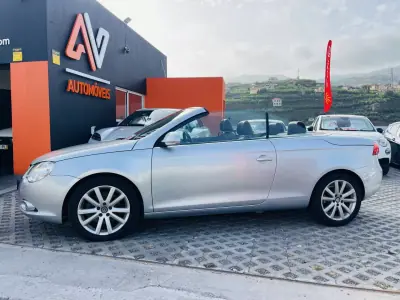Volkswagen EOS 2006 - 10950 EUR, 165153 km - AUTO.MOTO.pt - 165153km - foto 4 de 17