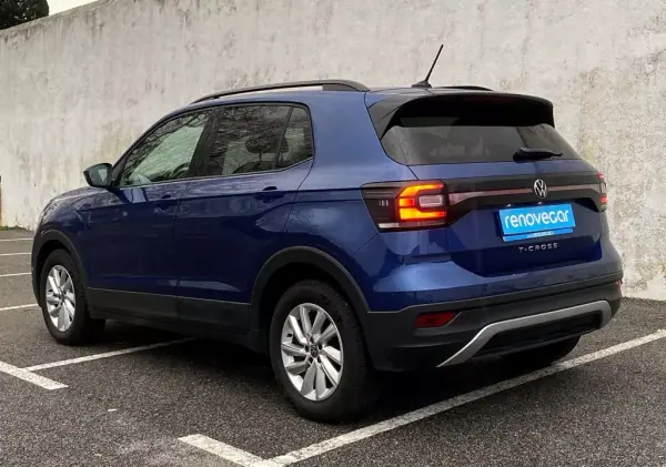 Volkswagen T-Cross 2022 - 14900 EUR, 109298 km - AUTO.MOTO.pt - 109298km - foto 2 de 13