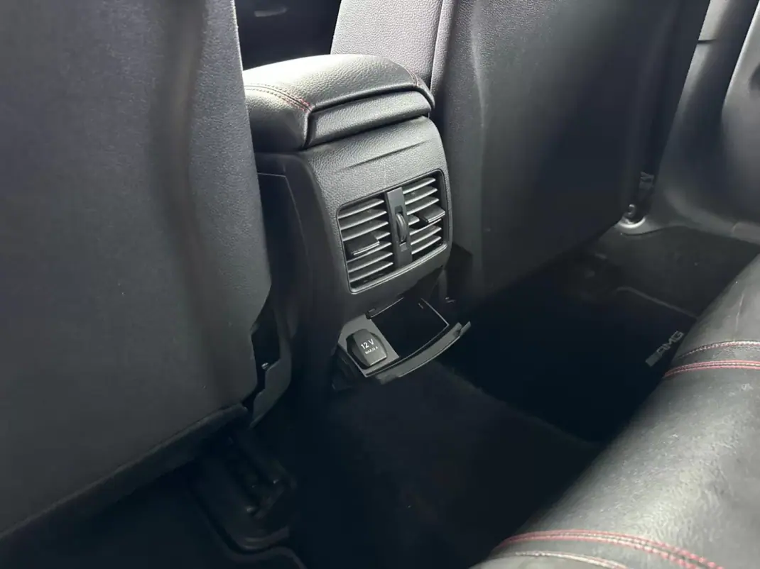 Mercedes-Benz CLA 200 2016 - 21900 EUR, 163435 km - AUTO.MOTO.pt - 163435km - foto 30 de 32