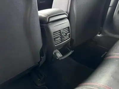 Mercedes-Benz CLA 200 2016 - 21900 EUR, 163435 km - AUTO.MOTO.pt - 163435km - foto 30 de 32