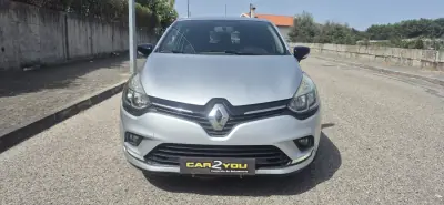 Renault Clio 2017 - 12000 EUR, 74700 km - AUTO.MOTO.pt - 74700km - foto 2 de 7