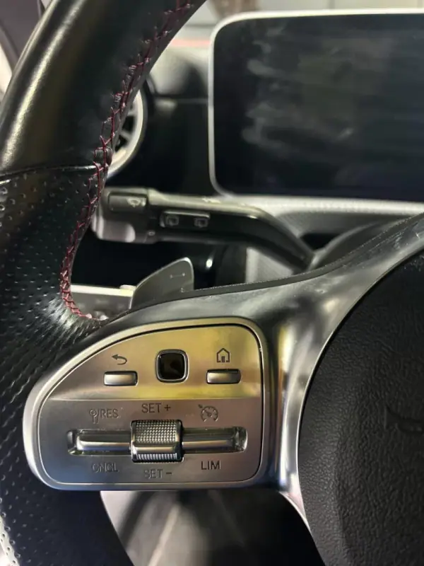 Mercedes-Benz CLA 200 2020 - 35500 EUR, 41690 km - AUTO.MOTO.pt - 41690km - foto 20 de 47