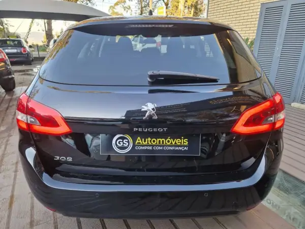 Peugeot 308 SW 2019 - 12990 EUR, 133000 km - AUTO.MOTO.pt - 133000km - foto 6 de 13