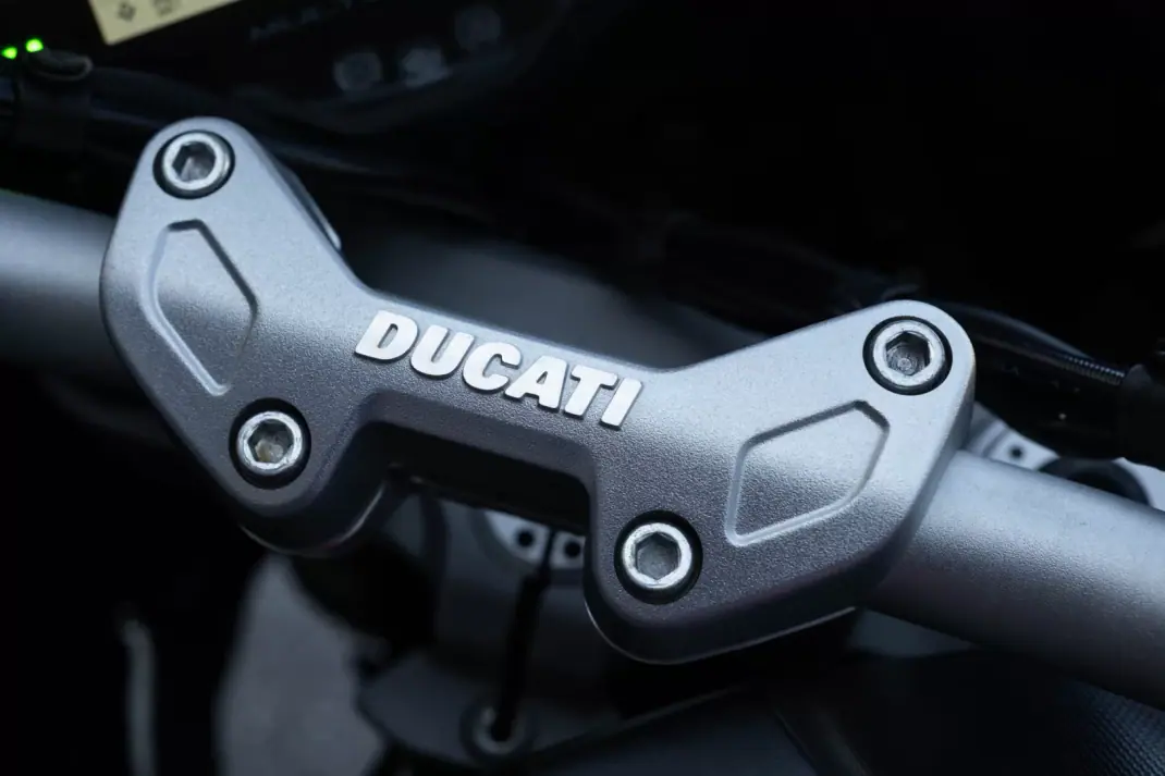 Ducati Multistrada 1000 DS 2019 - 12999 EUR, 52302 km - AUTO.MOTO.pt - 52302km - foto 14 de 21