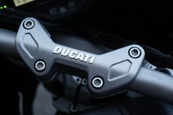 Ducati Multistrada 1000 DS 2019 - 12999 EUR, 52302 km - AUTO.MOTO.pt - 52302km - foto 14 de 21