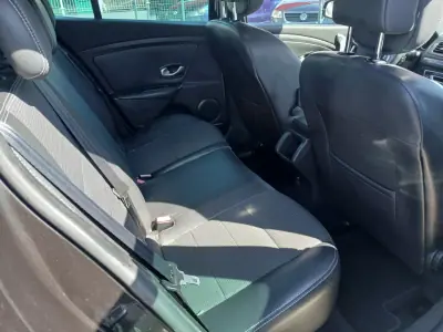 Renault Mégane 2010 - 7800 EUR, 122607 km - AUTO.MOTO.pt - 122607km - foto 22 de 29