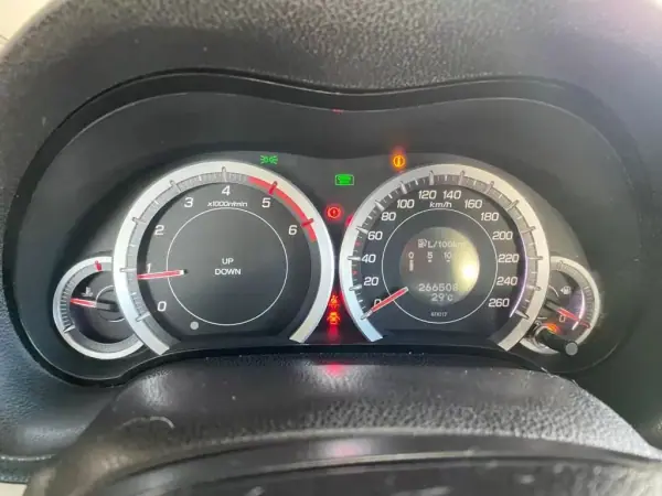 Honda Accord 2009 - 9250 EUR, 266508 km - AUTO.MOTO.pt - 266508km - foto 19 de 34